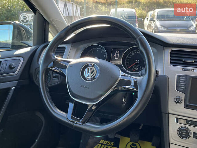Черный Фольксваген Гольф, объемом двигателя 0 л и пробегом 215 тыс. км за 10300 $, фото 9 на Automoto.ua