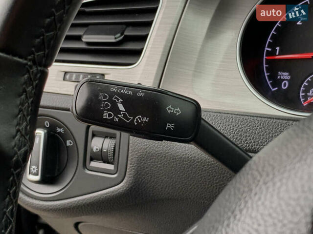 Черный Фольксваген Гольф, объемом двигателя 2 л и пробегом 260 тыс. км за 11399 $, фото 41 на Automoto.ua