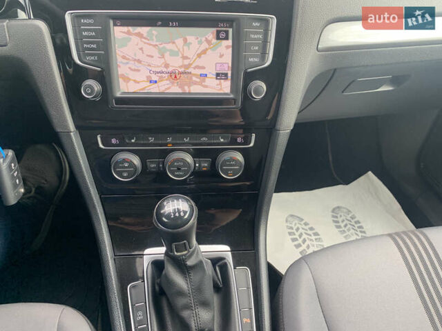 Черный Фольксваген Гольф, объемом двигателя 2 л и пробегом 187 тыс. км за 12500 $, фото 29 на Automoto.ua