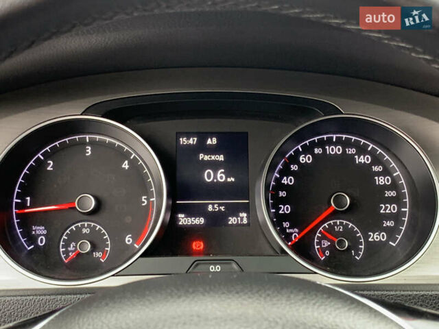 Черный Фольксваген Гольф, объемом двигателя 2 л и пробегом 260 тыс. км за 11399 $, фото 43 на Automoto.ua