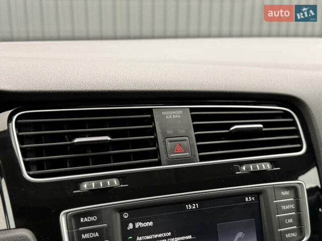 Черный Фольксваген Гольф, объемом двигателя 2 л и пробегом 236 тыс. км за 12450 $, фото 47 на Automoto.ua