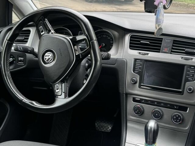 Черный Фольксваген Гольф, объемом двигателя 1.6 л и пробегом 230 тыс. км за 10800 $, фото 6 на Automoto.ua