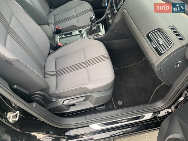 Черный Фольксваген Гольф, объемом двигателя 2 л и пробегом 187 тыс. км за 12500 $, фото 18 на Automoto.ua