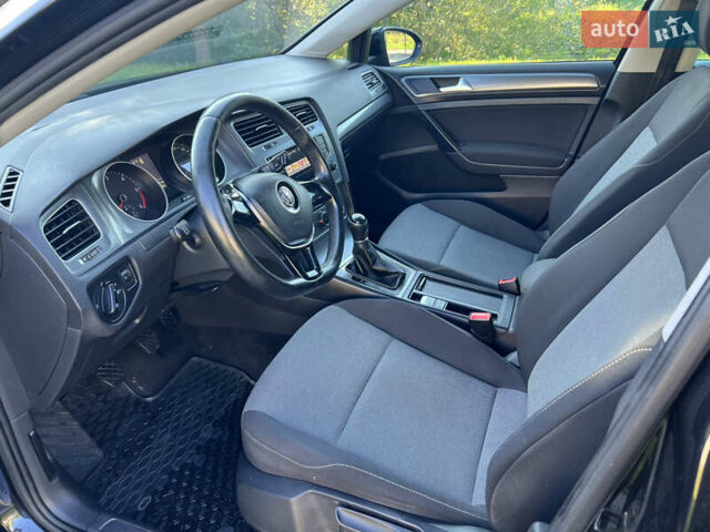 Черный Фольксваген Гольф, объемом двигателя 1.6 л и пробегом 206 тыс. км за 10500 $, фото 57 на Automoto.ua