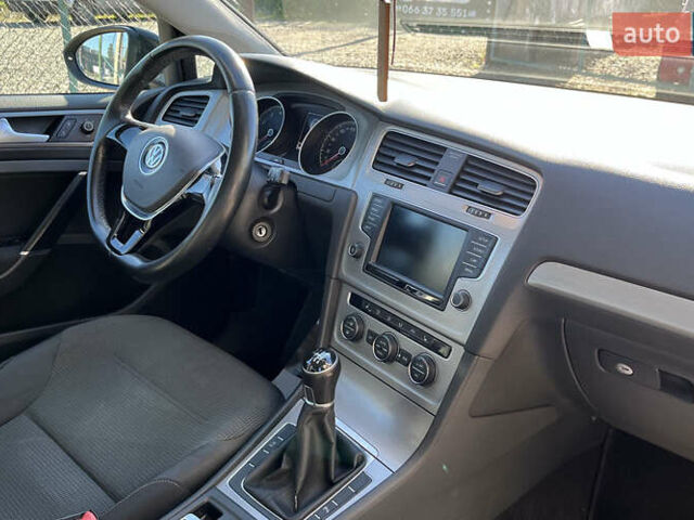 Черный Фольксваген Гольф, объемом двигателя 0 л и пробегом 215 тыс. км за 10300 $, фото 19 на Automoto.ua