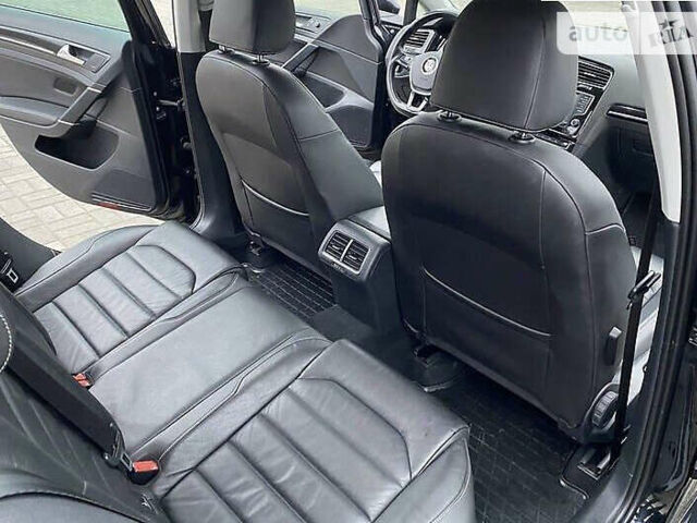 Черный Фольксваген Гольф, объемом двигателя 2 л и пробегом 283 тыс. км за 12150 $, фото 17 на Automoto.ua