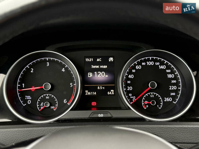Черный Фольксваген Гольф, объемом двигателя 2 л и пробегом 236 тыс. км за 12450 $, фото 9 на Automoto.ua