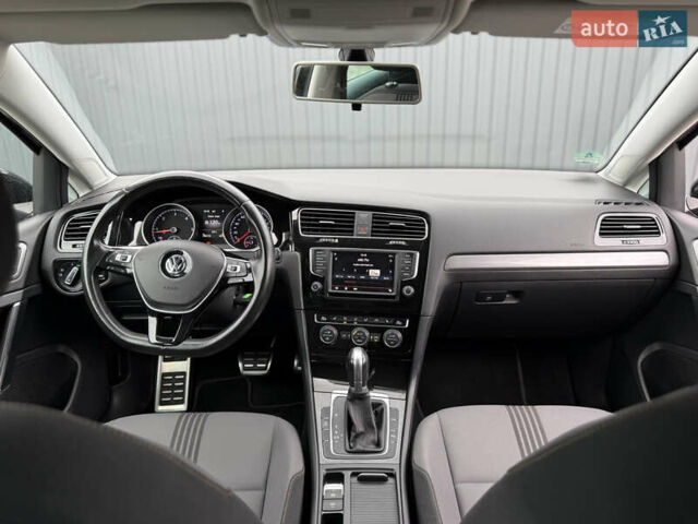 Черный Фольксваген Гольф, объемом двигателя 2 л и пробегом 236 тыс. км за 12450 $, фото 35 на Automoto.ua