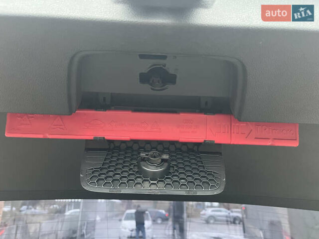 Черный Фольксваген Гольф, объемом двигателя 1.6 л и пробегом 246 тыс. км за 10150 $, фото 17 на Automoto.ua