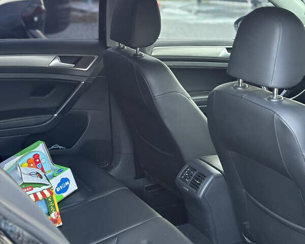 Чорний Фольксваген Гольф, об'ємом двигуна 1.8 л та пробігом 208 тис. км за 10000 $, фото 8 на Automoto.ua