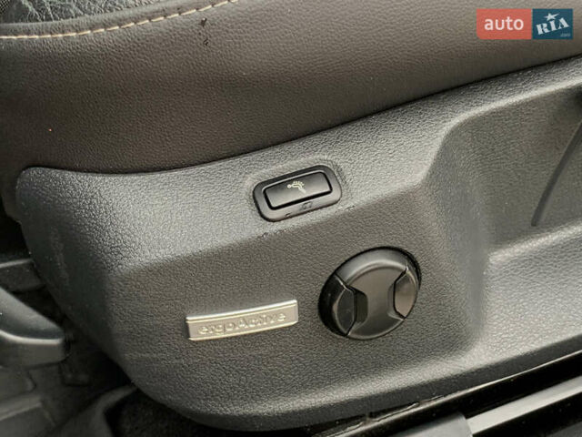 Черный Фольксваген Гольф, объемом двигателя 2 л и пробегом 260 тыс. км за 11399 $, фото 39 на Automoto.ua