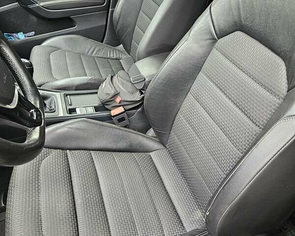 Черный Фольксваген Гольф, объемом двигателя 1.97 л и пробегом 213 тыс. км за 13500 $, фото 7 на Automoto.ua