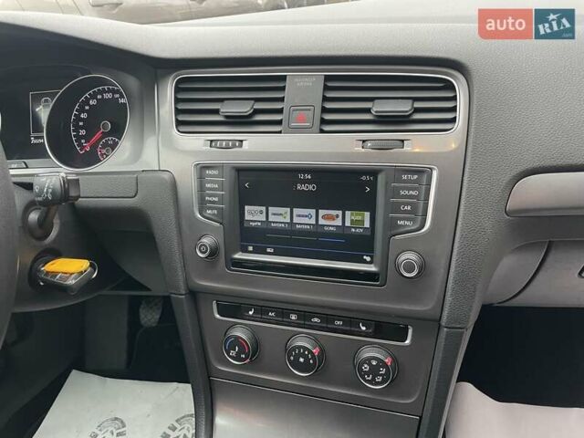 Чорний Фольксваген Гольф, об'ємом двигуна 1.6 л та пробігом 250 тис. км за 9900 $, фото 57 на Automoto.ua