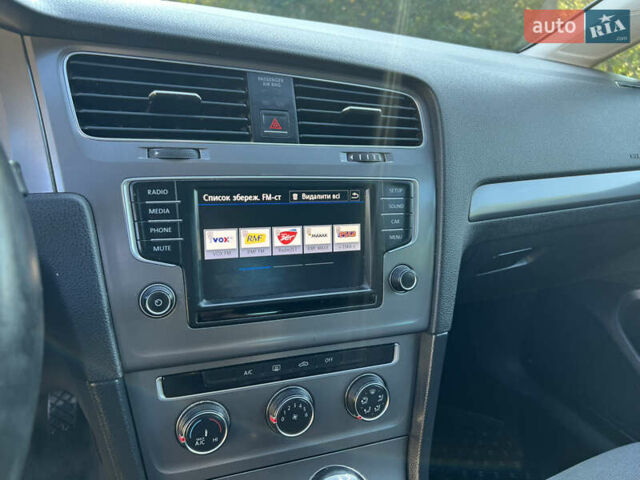 Черный Фольксваген Гольф, объемом двигателя 1.6 л и пробегом 206 тыс. км за 10500 $, фото 62 на Automoto.ua