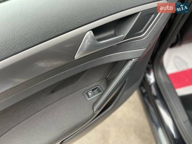 Чорний Фольксваген Гольф, об'ємом двигуна 1.6 л та пробігом 250 тис. км за 9900 $, фото 30 на Automoto.ua