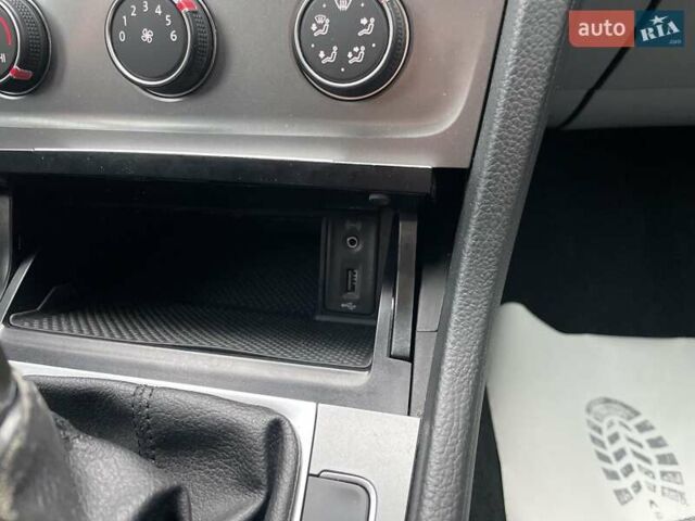 Чорний Фольксваген Гольф, об'ємом двигуна 1.6 л та пробігом 250 тис. км за 9900 $, фото 21 на Automoto.ua