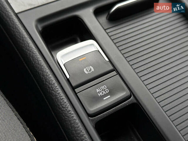 Черный Фольксваген Гольф, объемом двигателя 2 л и пробегом 236 тыс. км за 12450 $, фото 45 на Automoto.ua