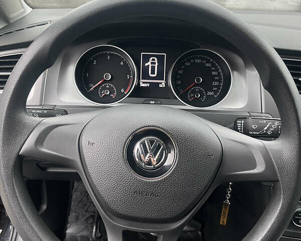 Черный Фольксваген Гольф, объемом двигателя 1.6 л и пробегом 246 тыс. км за 10150 $, фото 26 на Automoto.ua