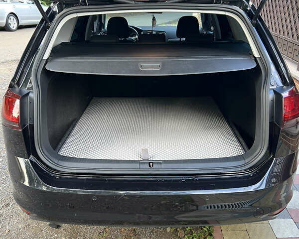 Черный Фольксваген Гольф, объемом двигателя 1.6 л и пробегом 275 тыс. км за 11100 $, фото 10 на Automoto.ua