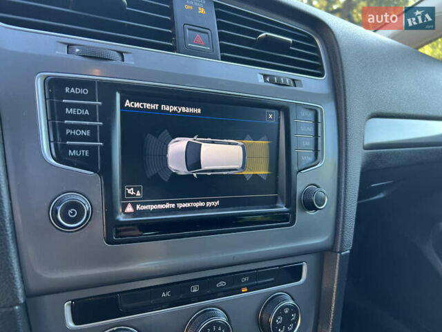 Черный Фольксваген Гольф, объемом двигателя 1.6 л и пробегом 206 тыс. км за 10500 $, фото 64 на Automoto.ua