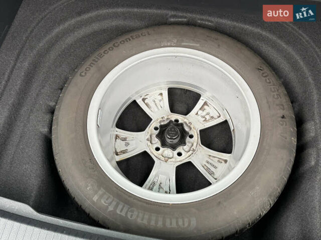 Черный Фольксваген Гольф, объемом двигателя 2 л и пробегом 236 тыс. км за 12450 $, фото 10 на Automoto.ua