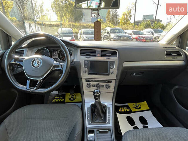 Черный Фольксваген Гольф, объемом двигателя 0 л и пробегом 215 тыс. км за 10300 $, фото 8 на Automoto.ua