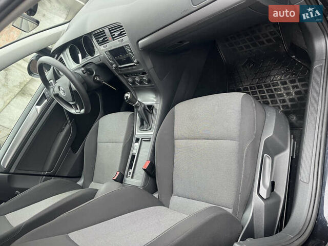 Черный Фольксваген Гольф, объемом двигателя 1.6 л и пробегом 246 тыс. км за 10150 $, фото 19 на Automoto.ua