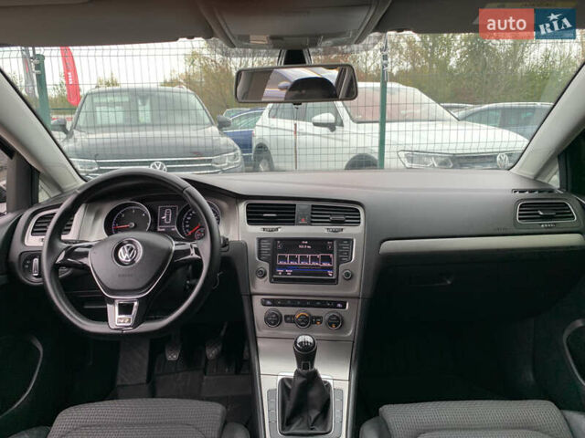 Черный Фольксваген Гольф, объемом двигателя 2 л и пробегом 260 тыс. км за 11399 $, фото 49 на Automoto.ua