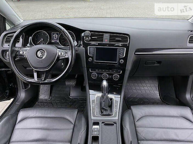 Черный Фольксваген Гольф, объемом двигателя 2 л и пробегом 283 тыс. км за 12150 $, фото 23 на Automoto.ua