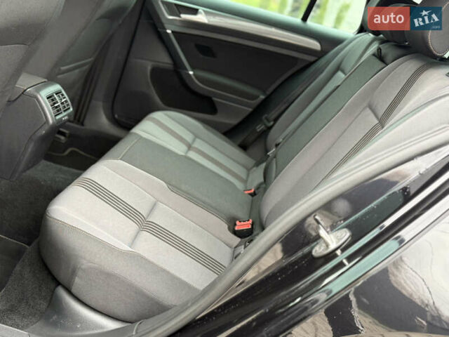 Черный Фольксваген Гольф, объемом двигателя 2 л и пробегом 236 тыс. км за 12450 $, фото 20 на Automoto.ua