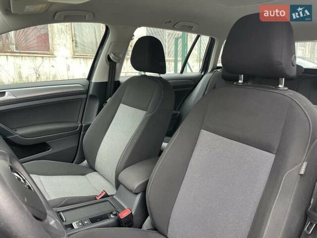 Чорний Фольксваген Гольф, об'ємом двигуна 1.6 л та пробігом 250 тис. км за 9900 $, фото 26 на Automoto.ua