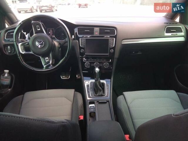 Черный Фольксваген Гольф, объемом двигателя 1.97 л и пробегом 235 тыс. км за 15500 $, фото 1 на Automoto.ua