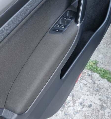 Черный Фольксваген Гольф, объемом двигателя 1.8 л и пробегом 174 тыс. км за 9200 $, фото 60 на Automoto.ua