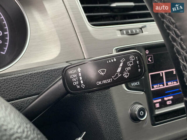 Черный Фольксваген Гольф, объемом двигателя 2 л и пробегом 260 тыс. км за 11399 $, фото 42 на Automoto.ua