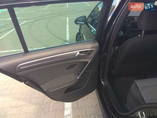 Черный Фольксваген Гольф, объемом двигателя 1.97 л и пробегом 235 тыс. км за 15500 $, фото 5 на Automoto.ua