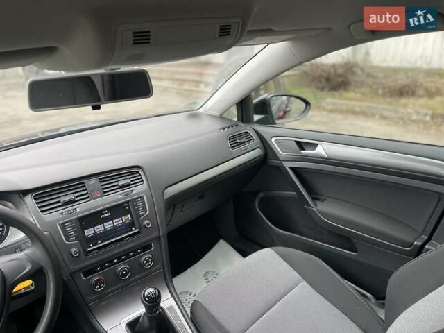 Чорний Фольксваген Гольф, об'ємом двигуна 1.6 л та пробігом 250 тис. км за 9900 $, фото 36 на Automoto.ua