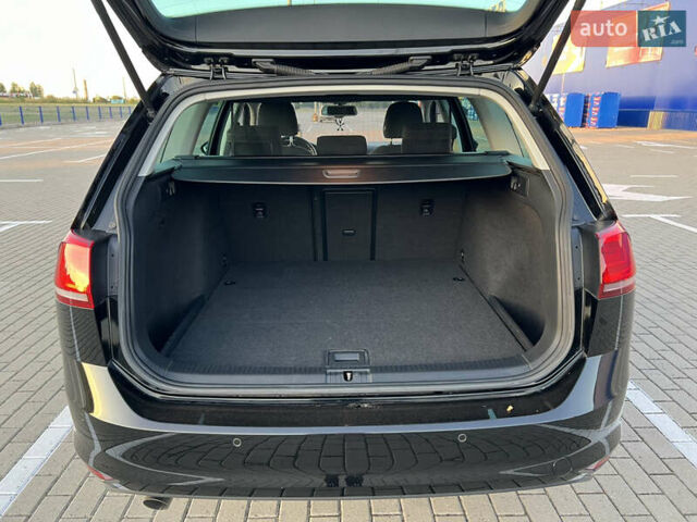 Черный Фольксваген Гольф, объемом двигателя 1.6 л и пробегом 235 тыс. км за 13700 $, фото 17 на Automoto.ua