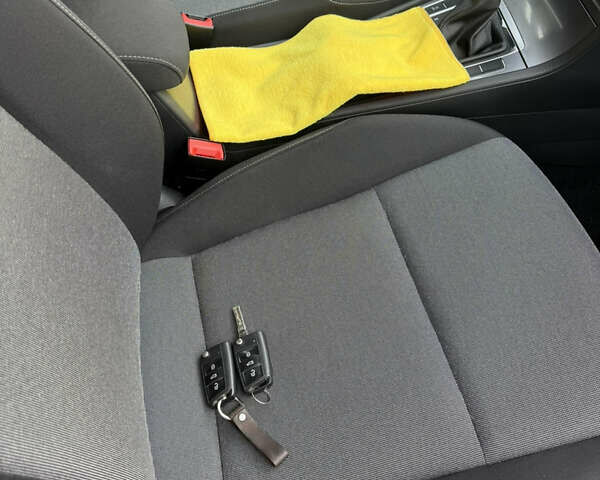 Чорний Фольксваген Гольф, об'ємом двигуна 1.6 л та пробігом 176 тис. км за 12700 $, фото 23 на Automoto.ua