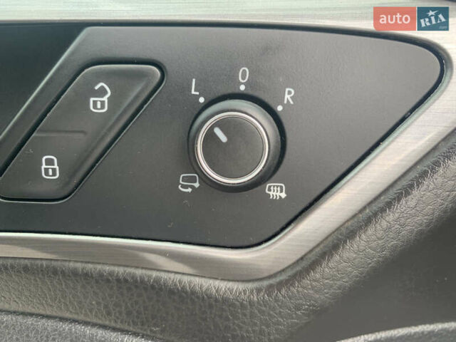 Черный Фольксваген Гольф, объемом двигателя 2 л и пробегом 187 тыс. км за 12500 $, фото 26 на Automoto.ua