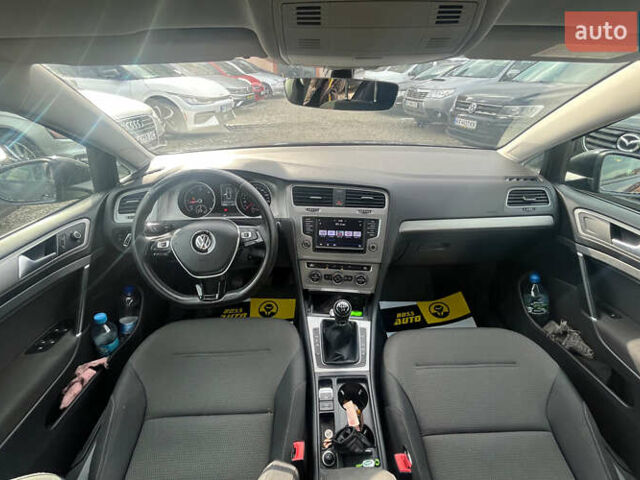 Черный Фольксваген Гольф, объемом двигателя 1.6 л и пробегом 224 тыс. км за 11700 $, фото 16 на Automoto.ua