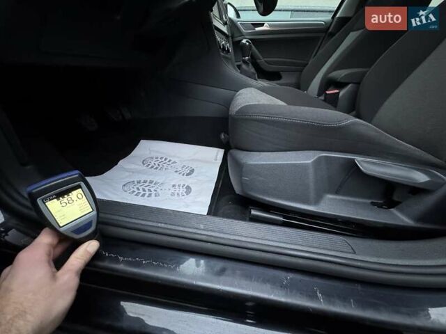 Чорний Фольксваген Гольф, об'ємом двигуна 1.6 л та пробігом 250 тис. км за 9900 $, фото 94 на Automoto.ua