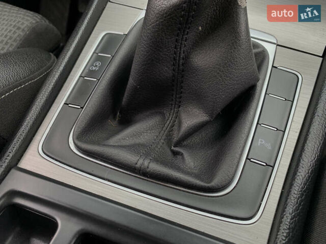 Черный Фольксваген Гольф, объемом двигателя 2 л и пробегом 260 тыс. км за 11399 $, фото 34 на Automoto.ua