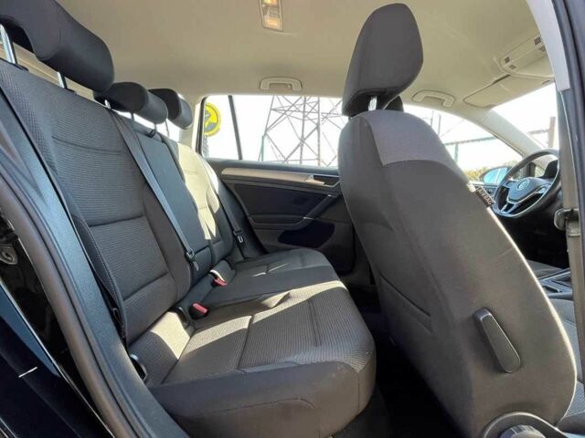 Черный Фольксваген Гольф, объемом двигателя 1.4 л и пробегом 215 тыс. км за 10300 $, фото 22 на Automoto.ua