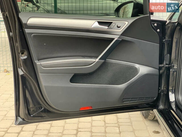 Черный Фольксваген Гольф, объемом двигателя 2 л и пробегом 260 тыс. км за 11399 $, фото 22 на Automoto.ua