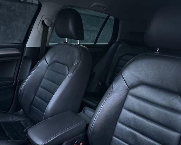 Черный Фольксваген Гольф, объемом двигателя 0 л и пробегом 145 тыс. км за 10000 $, фото 2 на Automoto.ua