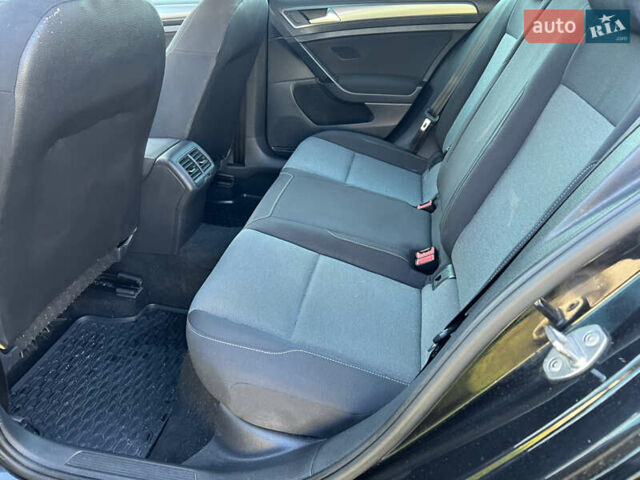 Черный Фольксваген Гольф, объемом двигателя 1.6 л и пробегом 206 тыс. км за 10500 $, фото 65 на Automoto.ua