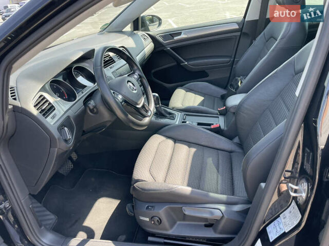 Чорний Фольксваген Гольф, об'ємом двигуна 1.6 л та пробігом 237 тис. км за 12750 $, фото 13 на Automoto.ua