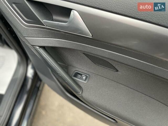 Чорний Фольксваген Гольф, об'ємом двигуна 1.6 л та пробігом 250 тис. км за 9900 $, фото 43 на Automoto.ua