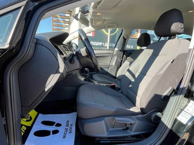 Черный Фольксваген Гольф, объемом двигателя 1.4 л и пробегом 215 тыс. км за 10300 $, фото 16 на Automoto.ua