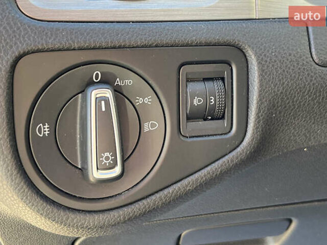 Черный Фольксваген Гольф, объемом двигателя 0 л и пробегом 215 тыс. км за 10300 $, фото 14 на Automoto.ua